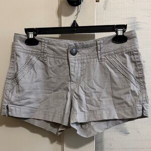 BKE Light Gray Women's Casual Shorts